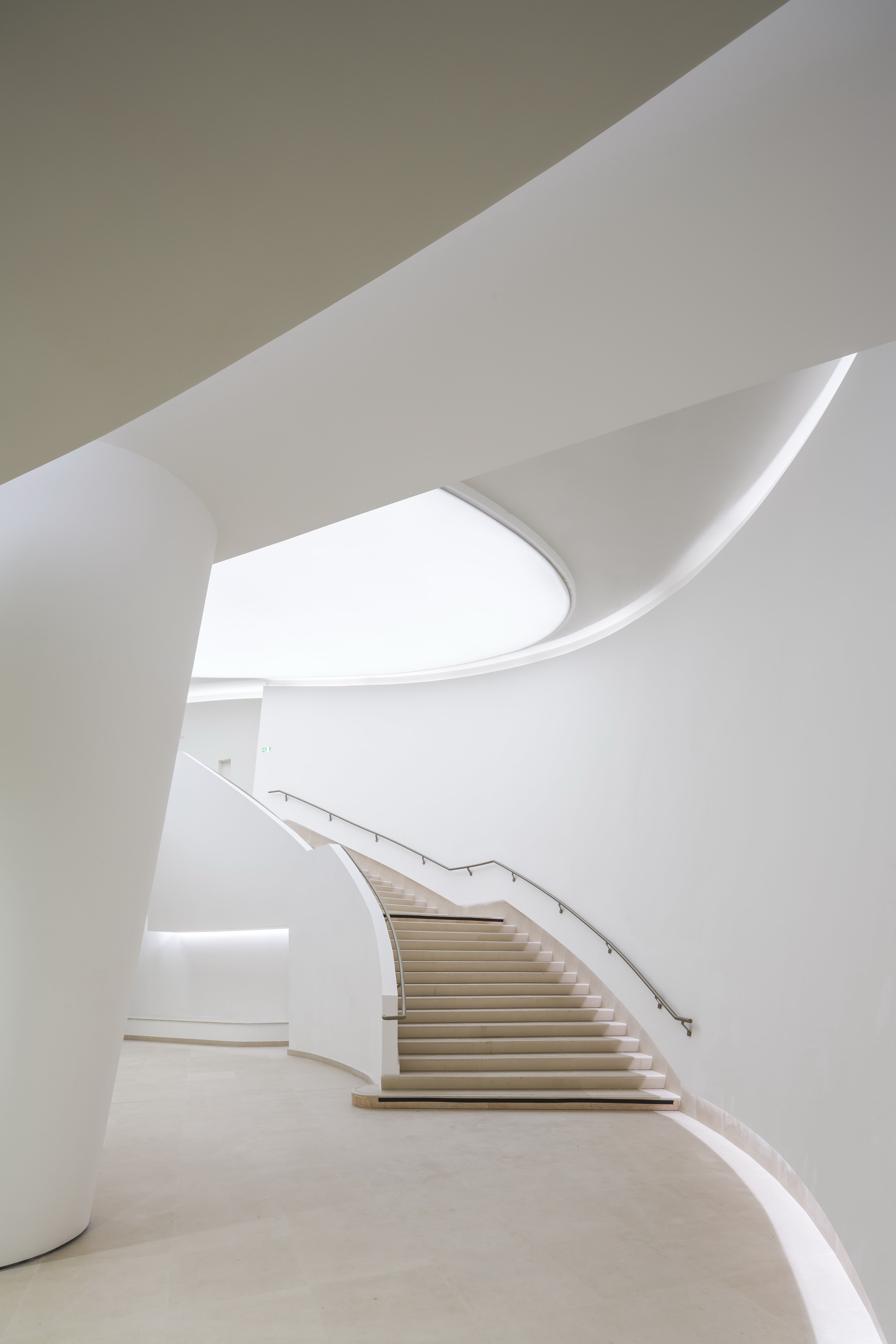 L'escalier qui relie le hall Gémier au hall Vilar © Sergio Grazia – Brossy & Associés