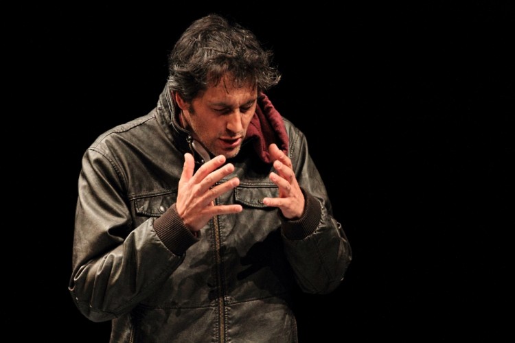 Trois Versions De Trois Mystérieux Clochards | À Voir