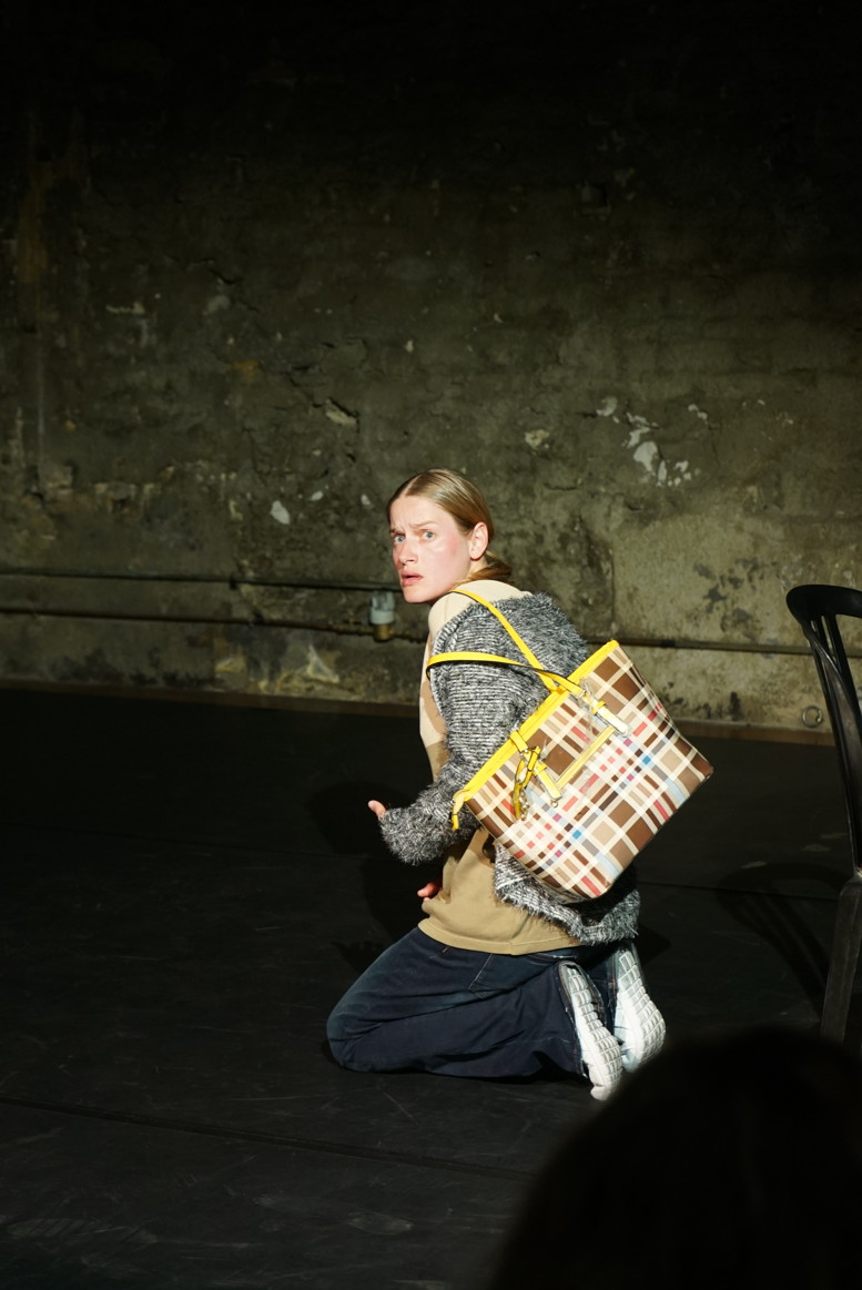 « Ventre » de Pauline Coffre et Samuel Pivo – mise en scène de Ewen Crovella et Maxime Mansion © Maxime Mansion