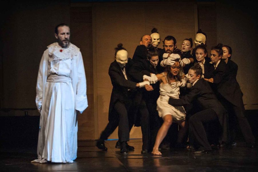 Electre Des Bas Fonds Theatre Du Soleil « Électre des bas-fonds », de Simon Abkarian, par La Compagnie des 5
