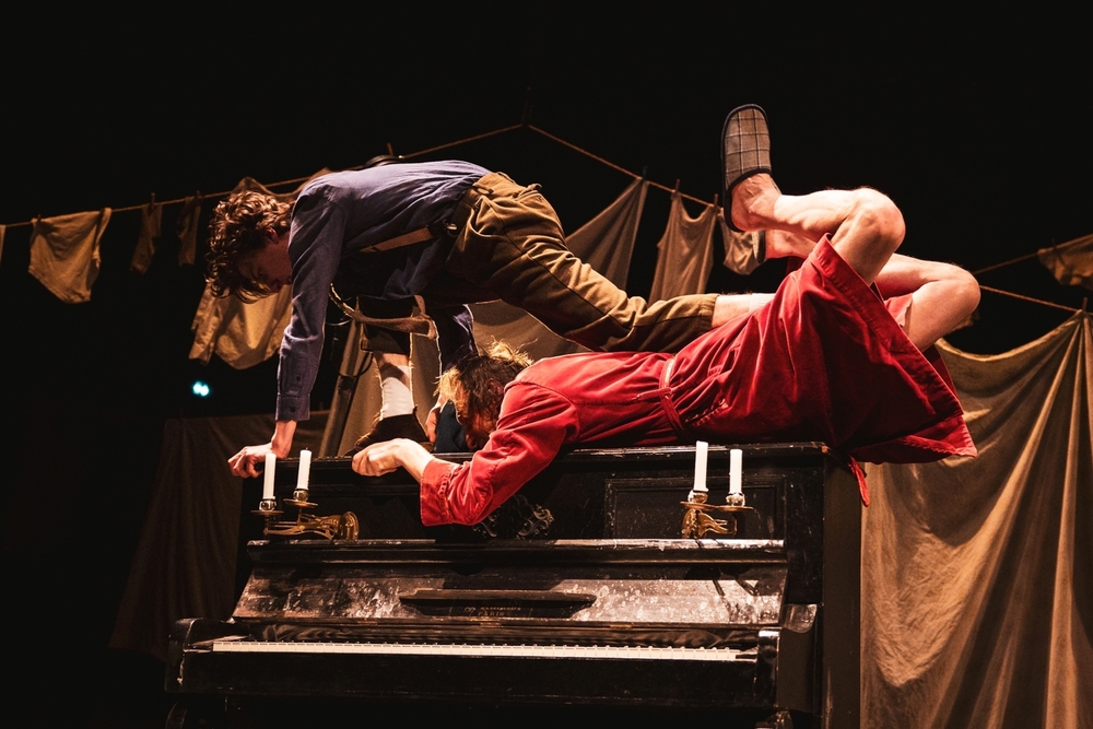 sono_io_circus_ronaldo_cirque_kalimba