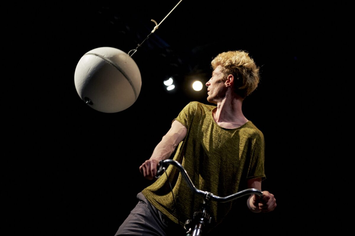 2-ceramic-circus-julian-vogel © Jona Harnischmacher